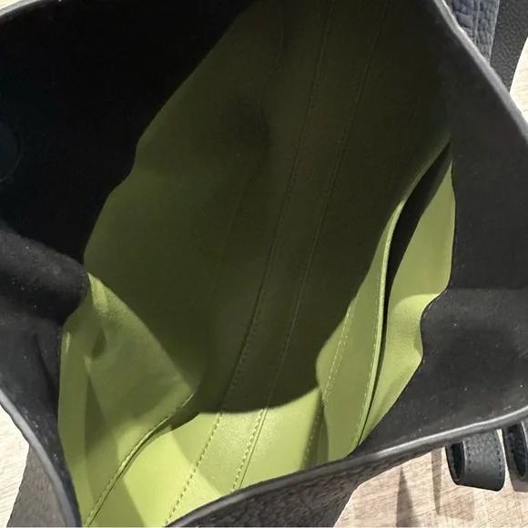 Songmont Black Leather Shoulder Bag with Gold Accents - Picture 3 of 6